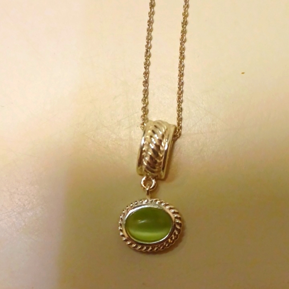 Womans Roman Silver   Oval Pendant Necklace New 20 Inch